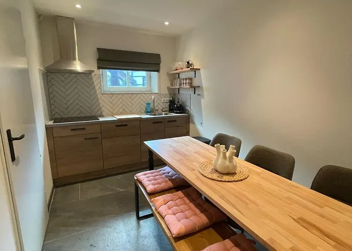 Дом отдыха Valley View 4 Authentic 6 Guest Near Valkenburg